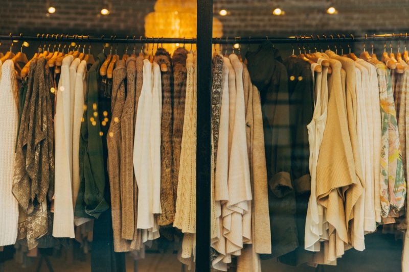 magasin-DALUIS-min_clothe_fashion_store_shop_window_store_front-21277